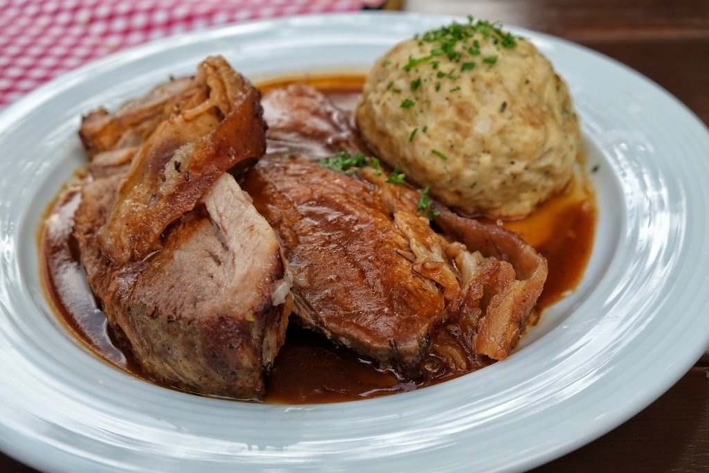 Schweinebraten in Dunkelbiersauce